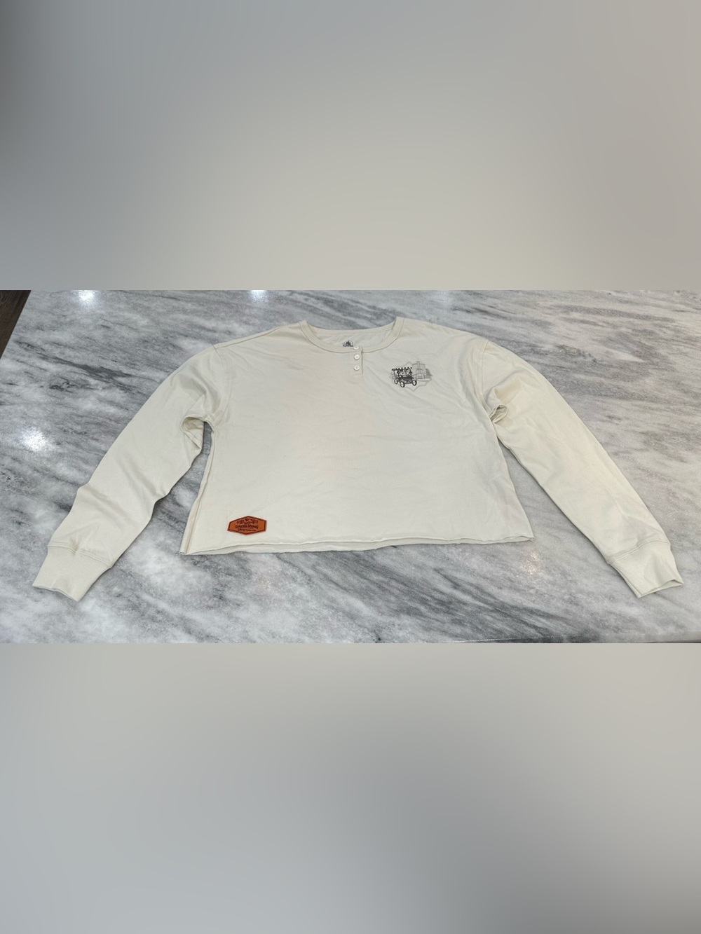 NWOT Disney women’s long sleeve crop top